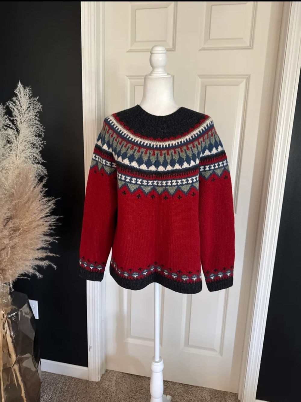 Vintage Eddie Bauer Red 100% Wool Fair Isle Nordic Sweater Crew Neck Size Large